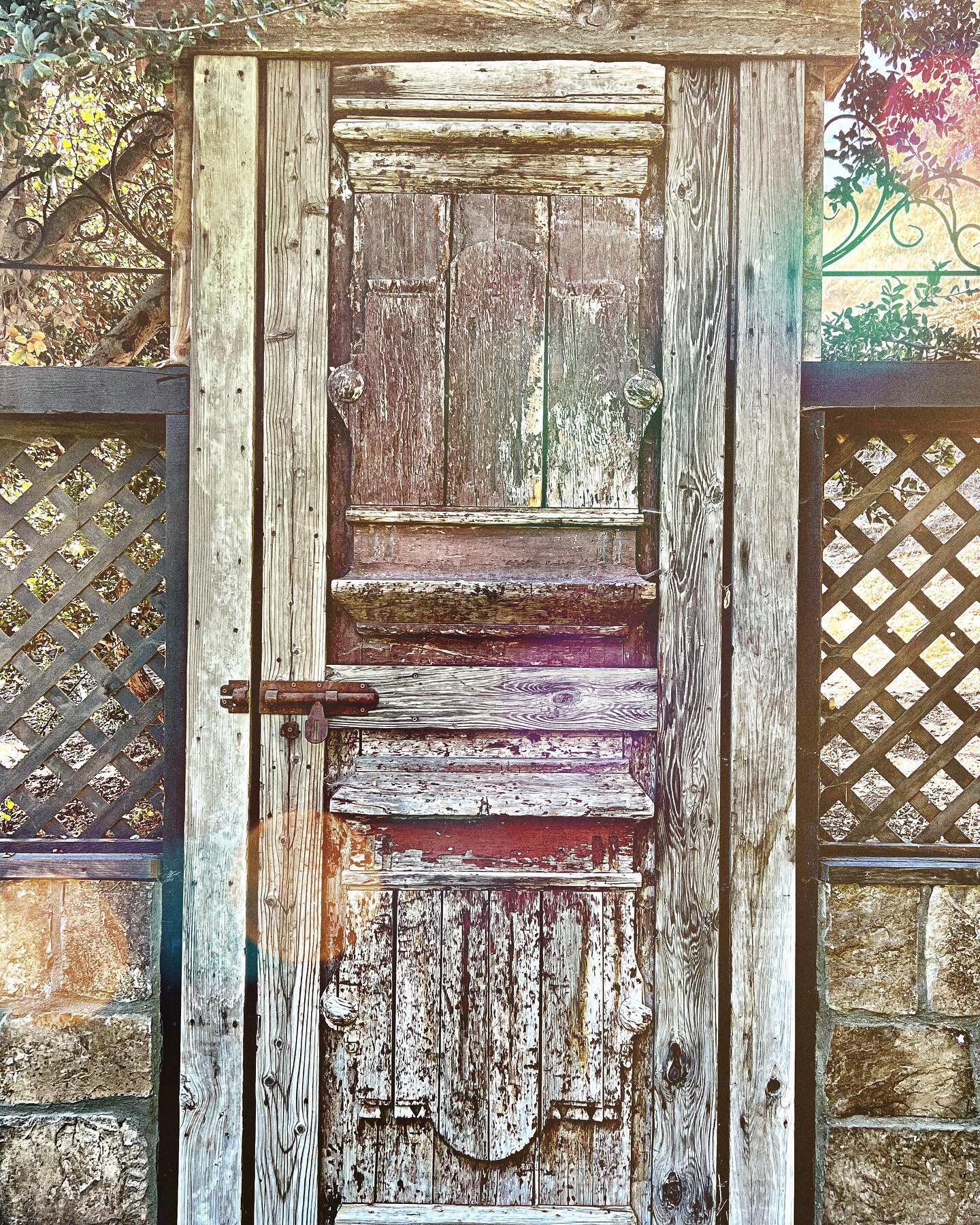 Rustic doorways are our favorite places to greet new visitors old friends alike! Happy hour starts at 4&hellip; see you soon!
