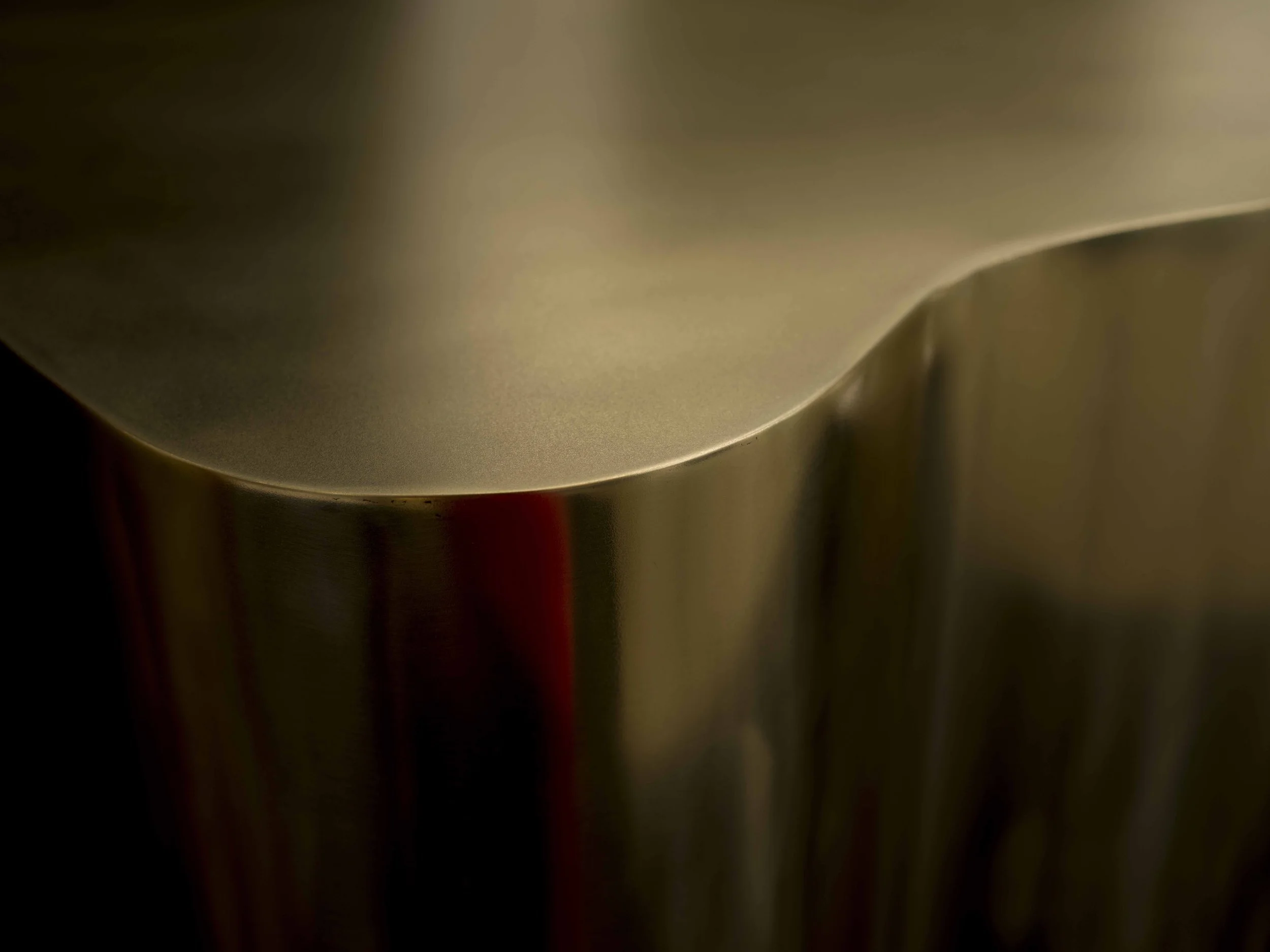 Klein Table_Black_4_small.jpg