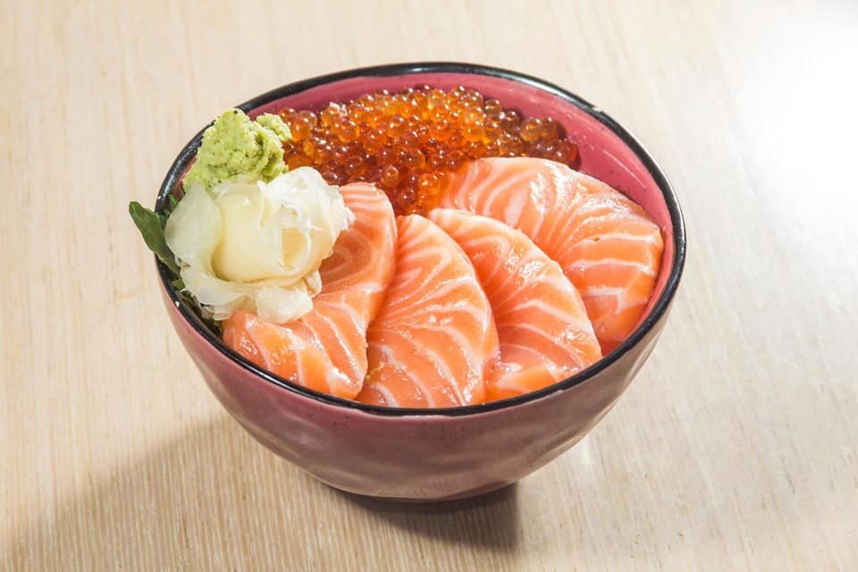 Salmon and crab roe rice bowl