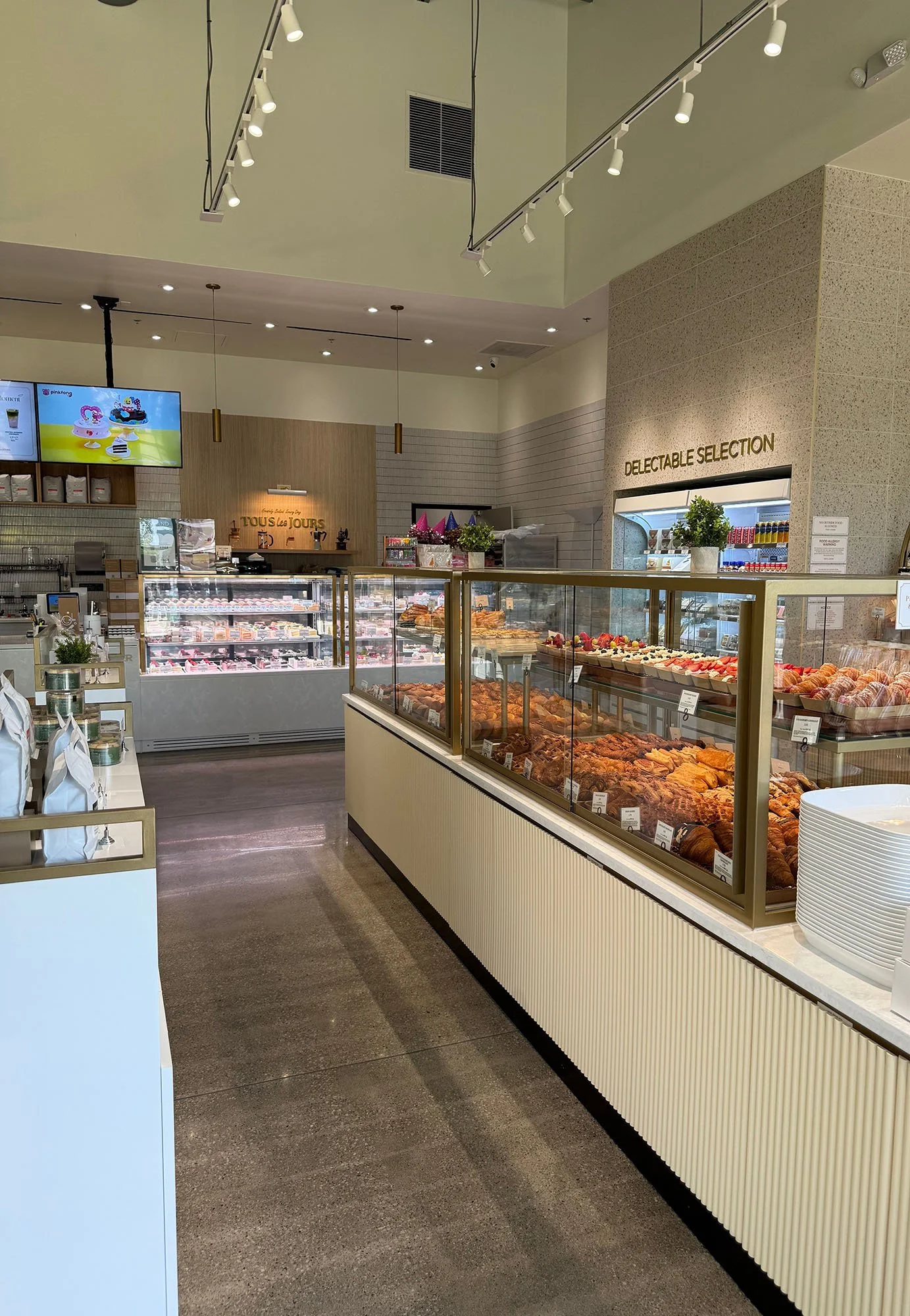 Tous Les Jour_01.jpg