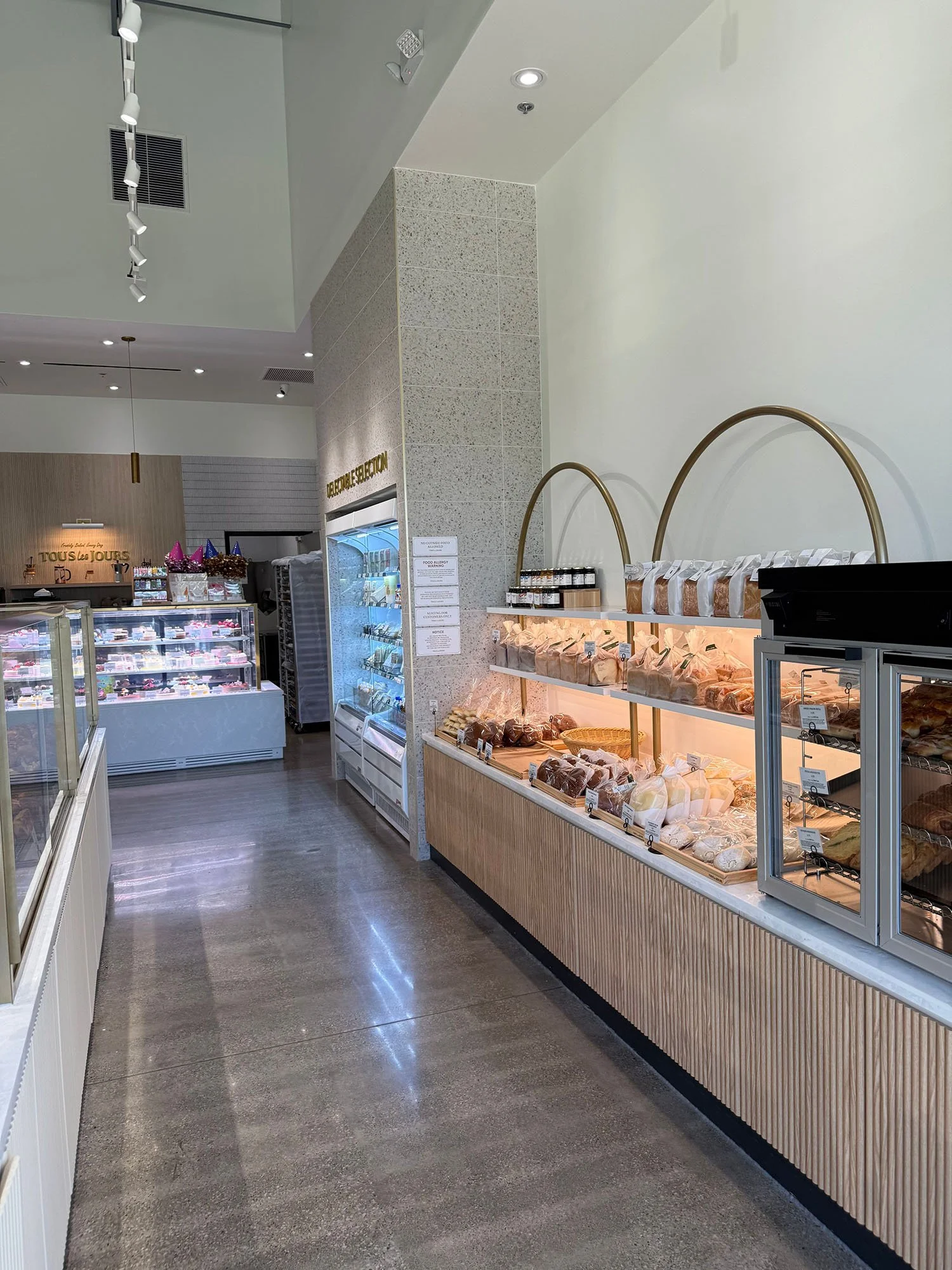 Tous Les Jour_05.jpg