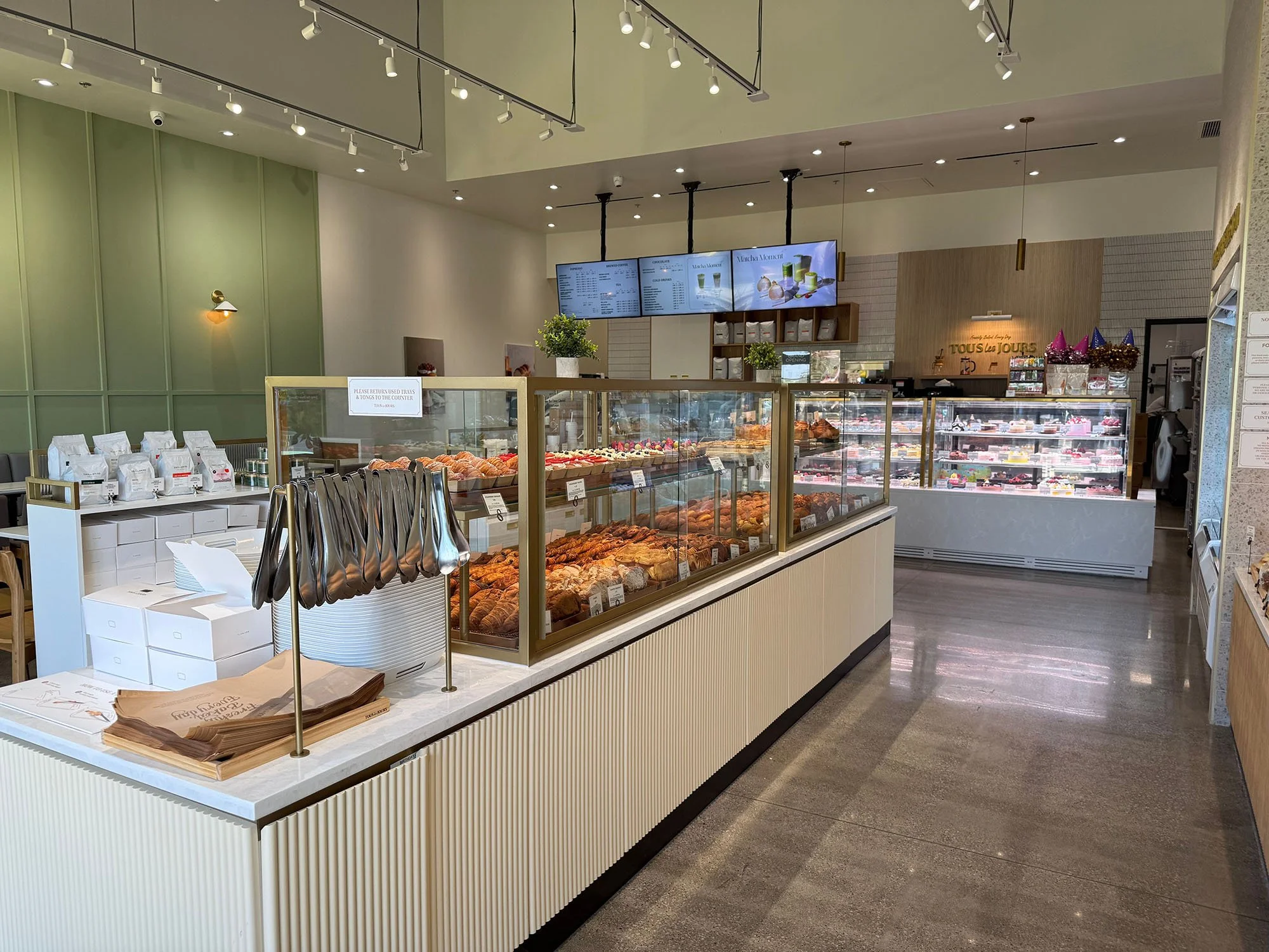 Tous Les Jour_02.jpg