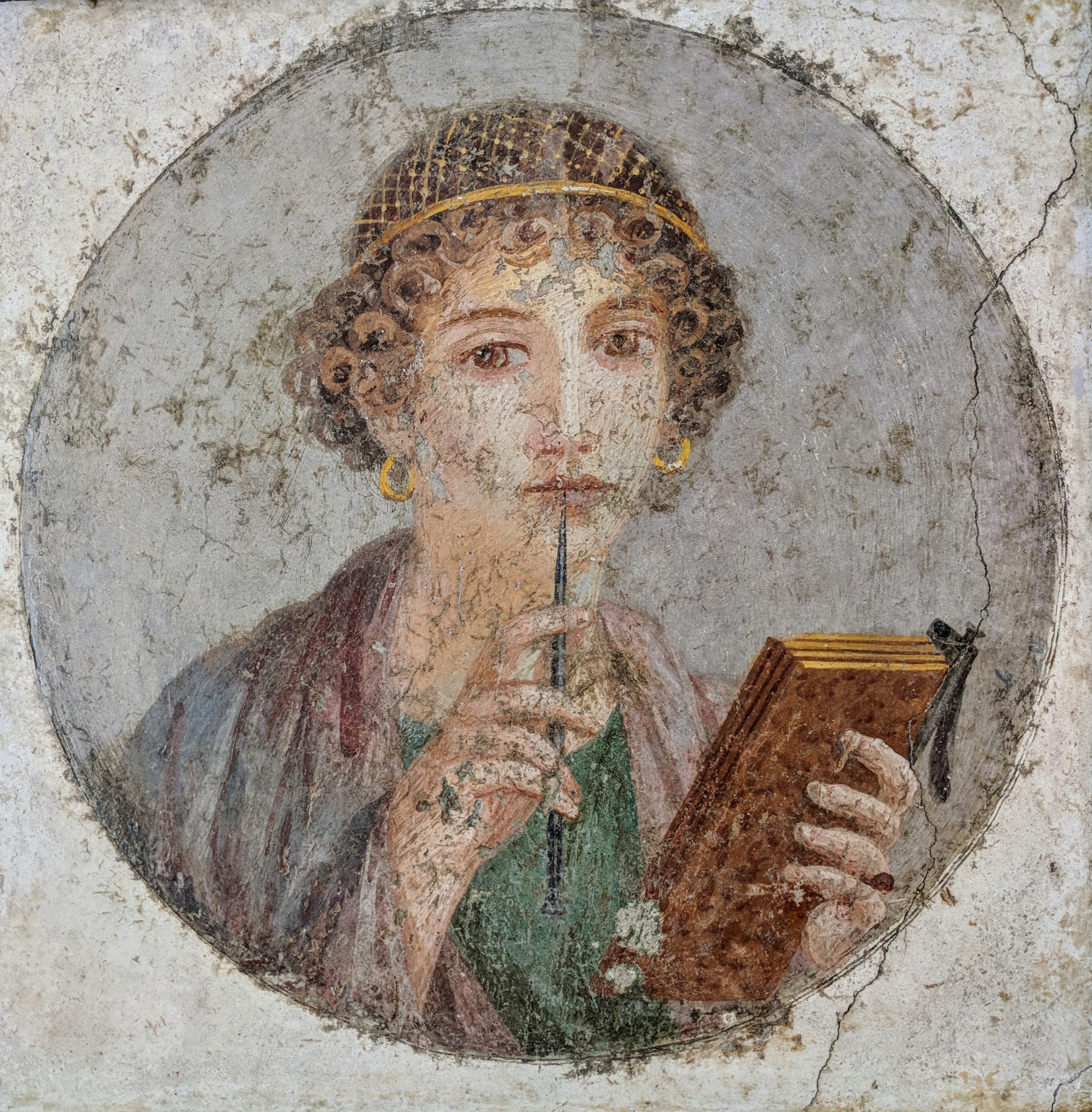 Fresco_of_a_Woman_(Sappho_)_Holding_Stylus_and_Tablet.jpg