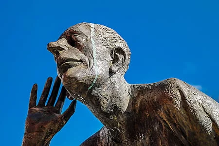 sculpture-bronze-the-listening-listen-to-thumb.jpg
