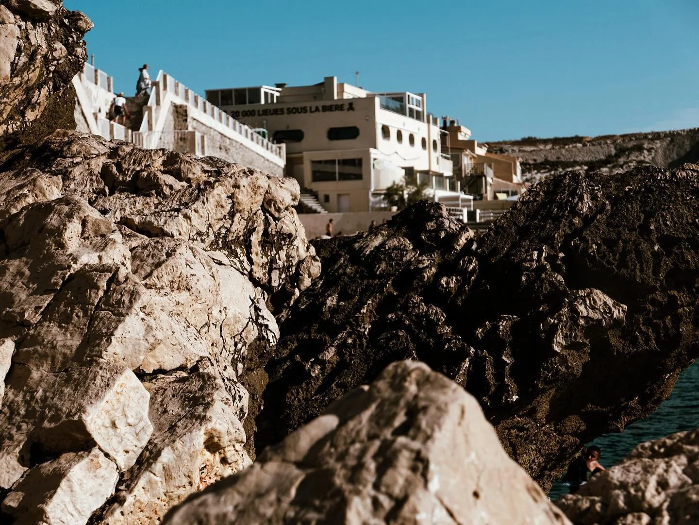 LES GOUDES / MARSEILLE / FRANCE / 11 546

I KNOW WHERE YOUVE BEEN / IN THE DEEP END / LYKKE LI

#marseille #leica #leicam10 #leicam10p #summilux50asph #leicasummilux50mm #lumasgallery #marseillais #lesgoudes #tuba #tubaclub #whitewall #whitewall_lab 