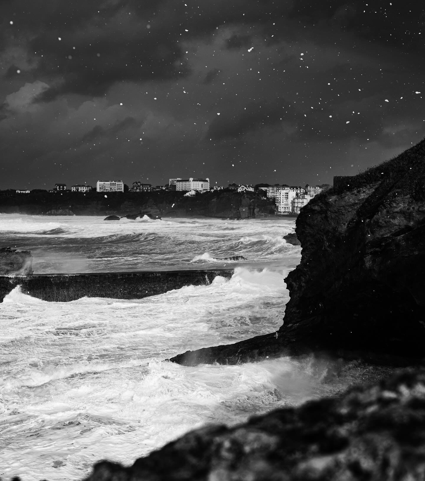 BIARRITZ / FRANCE / 15 898

YOU MIGHT WIN SOME BUT YOU JUST LOST ONE / LOST ONES / LAURYN HILL 

#lensculturediscovery #biarritz #eyeshotmag #eyeshotmag #france #sudouest #paradise #oceans #leica #leicam #leicam10p #summilux50asph #yellowkorner #luma