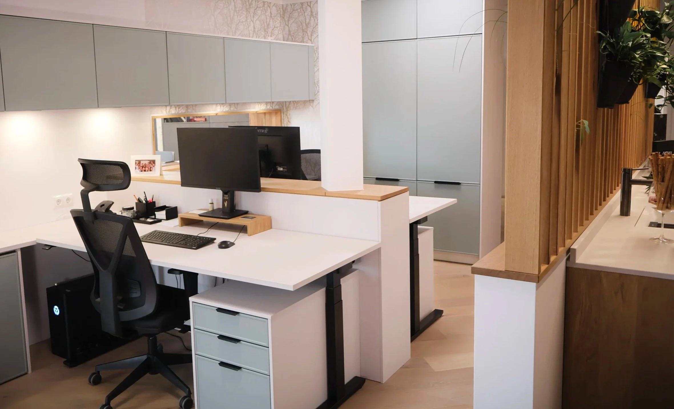 Büro 1 bearbeitet.jpg