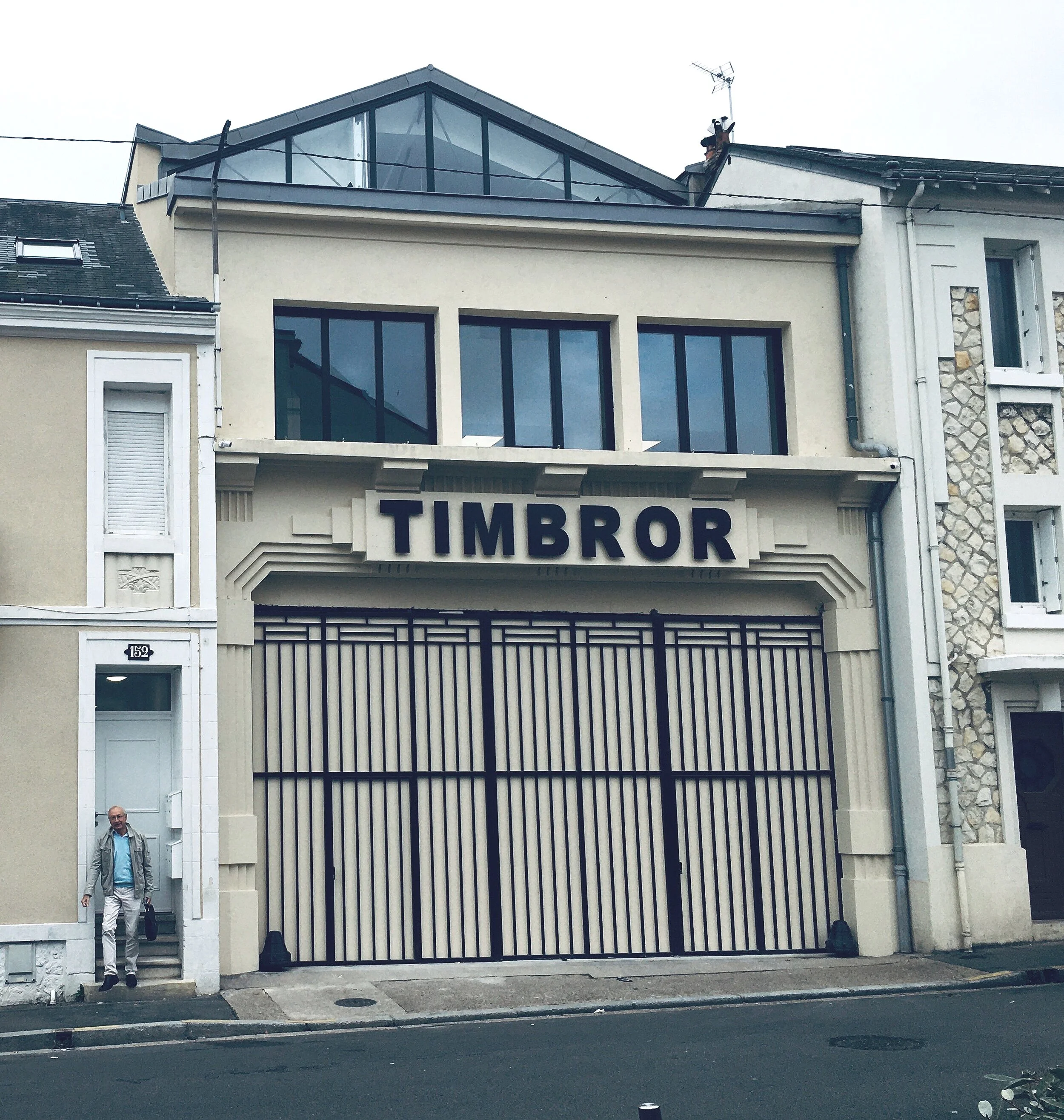 Extension et réhabilitation d'un hangar en bureaux 
