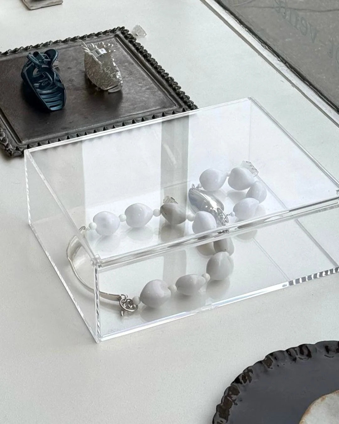 Une s&eacute;lection de bijoux @lacaterinajewelry est d&eacute;sormais pr&eacute;sente &agrave; La Bonne Pioche.
Cr&eacute;&eacute;e par Olivia Simorr&eacute;, la marque fa&ccedil;onne des bijoux &agrave; partir de cuill&egrave;res et de perles ancie