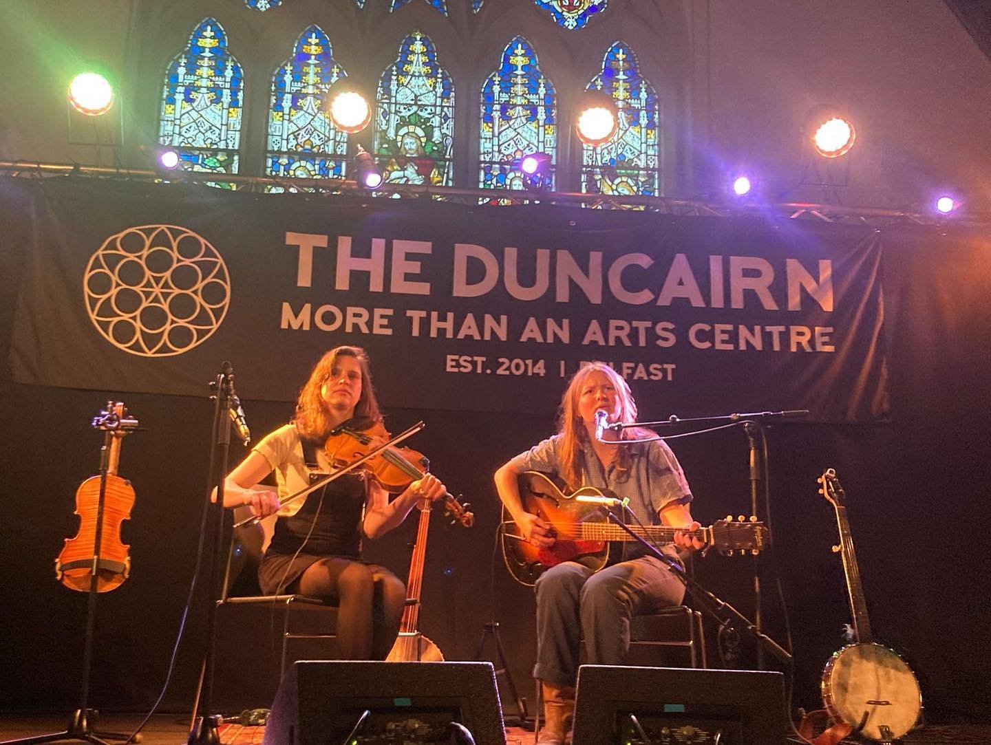 Full house for an outstanding night of music from Ireland and USA. Thanks a million to @little.nb @stephiecoleman @_sineadmckenna @cathleen.music and to all who came along. #oldtimey #folk #music #trad #song #banjo #guitar #harmony #worldfiddleday #f