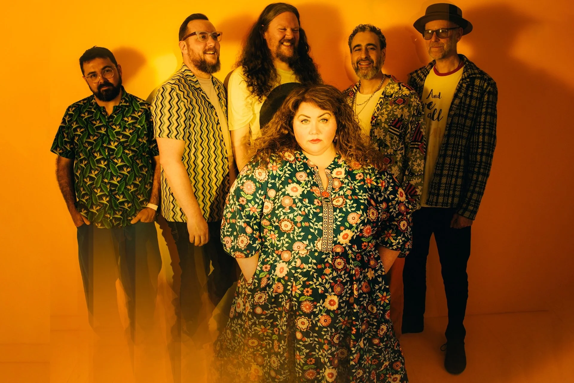 Ríoghnach Connolly &amp; Honeyfeet (MATINEE SHOW)