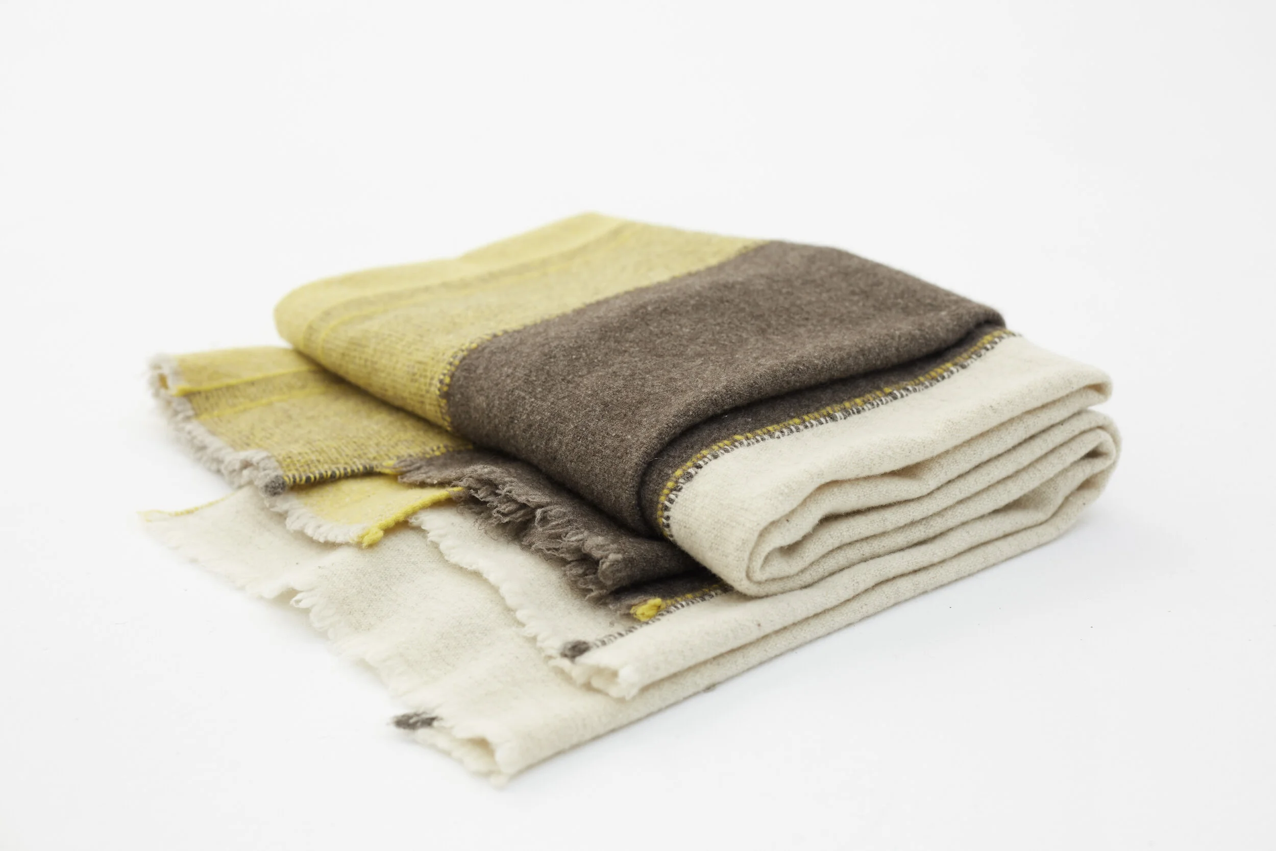 Teixidors_CRISS-CROSS_3_throw(1).jpg