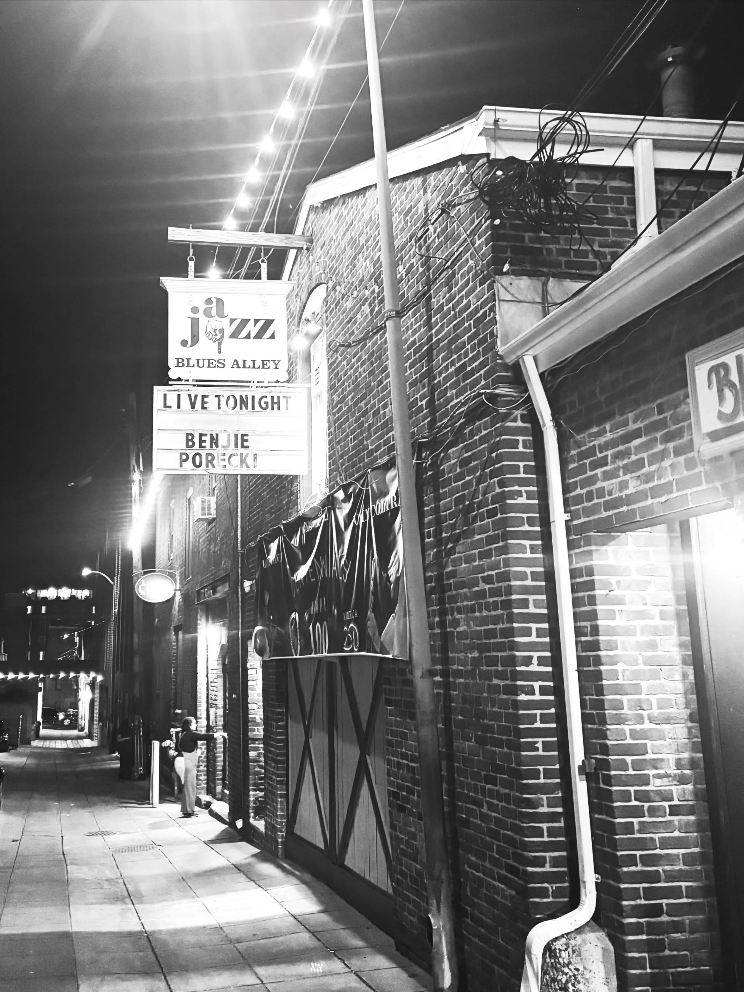 Stopped at @bluesalleydc to catch @benjieporecki on my home from my gig. He&rsquo;s the REAL DEAL!
