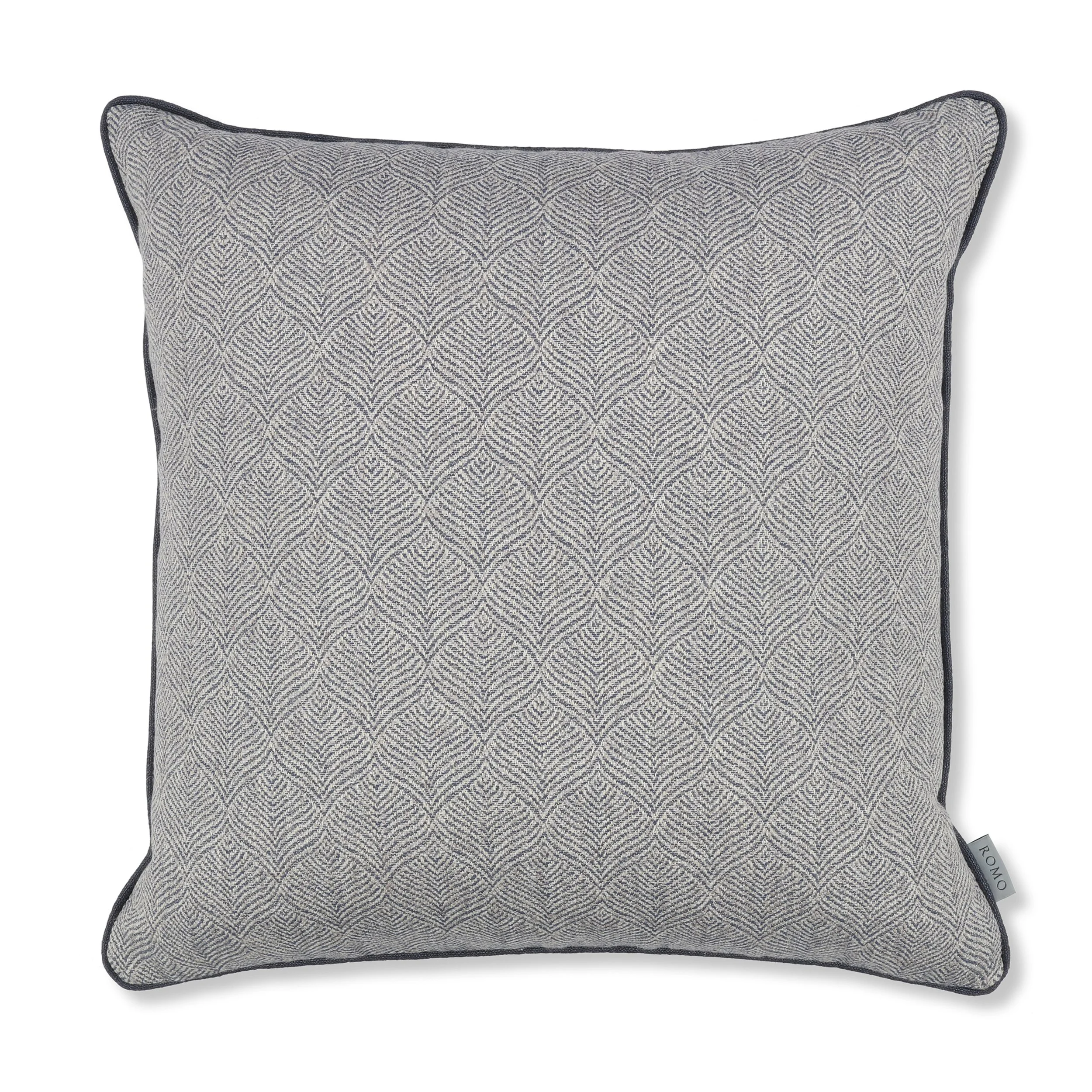 RC785-02-odin-55cm-cushion-bilberry_04.jpg