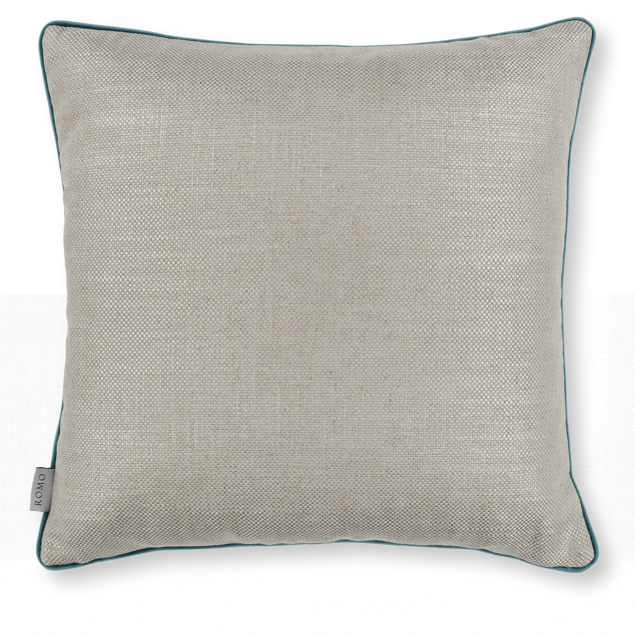 RC747-02-pluma-velvet-65cm-x-65cm-cushion-twilight_01.jpg