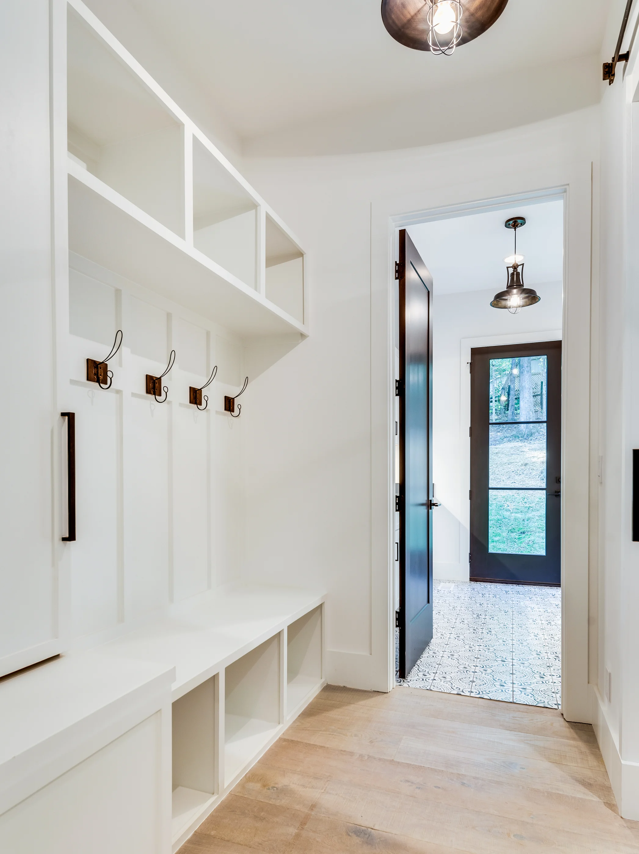 181019_BlackBeautyModernTnFarmhouse_Blog-57.jpg