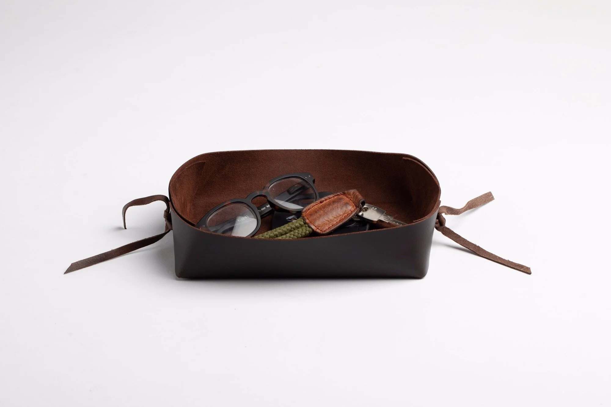 LEATHER ORGANIZER