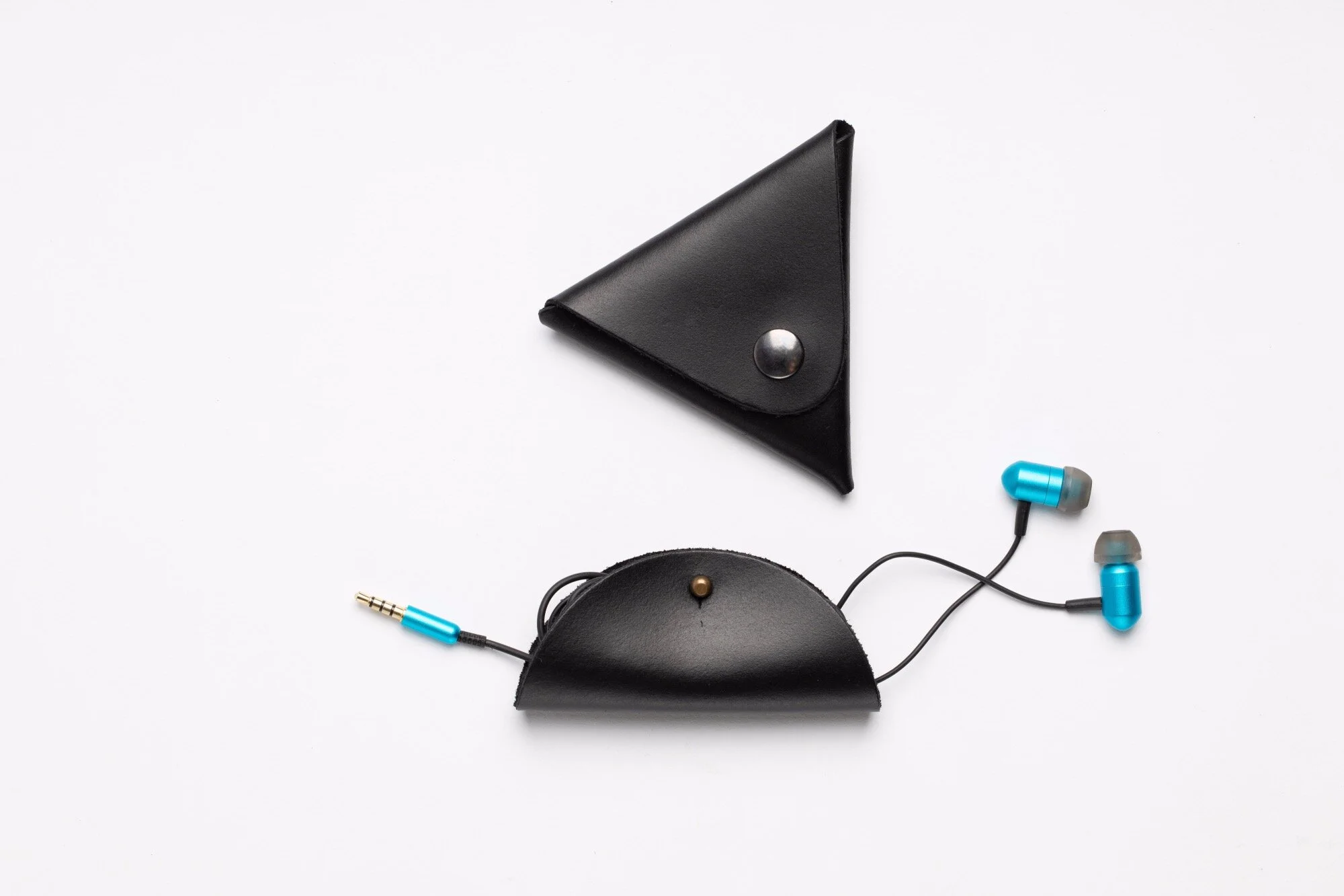 TRIANGLE PURSE AND  HEADPHONE WRAP