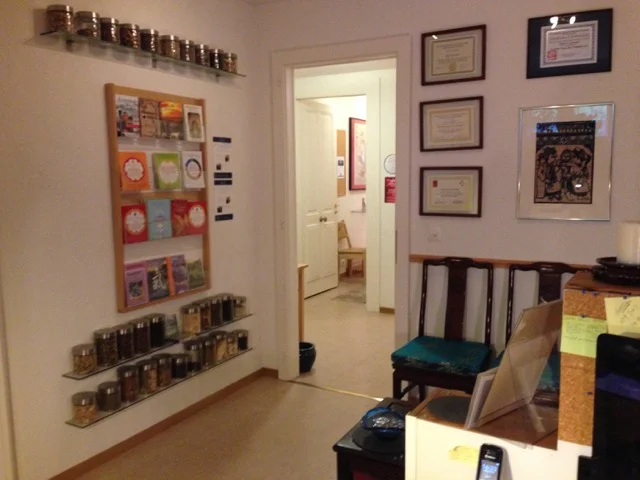Acupuncture_AcuCentre_Geneva_Switzerland.jpg
