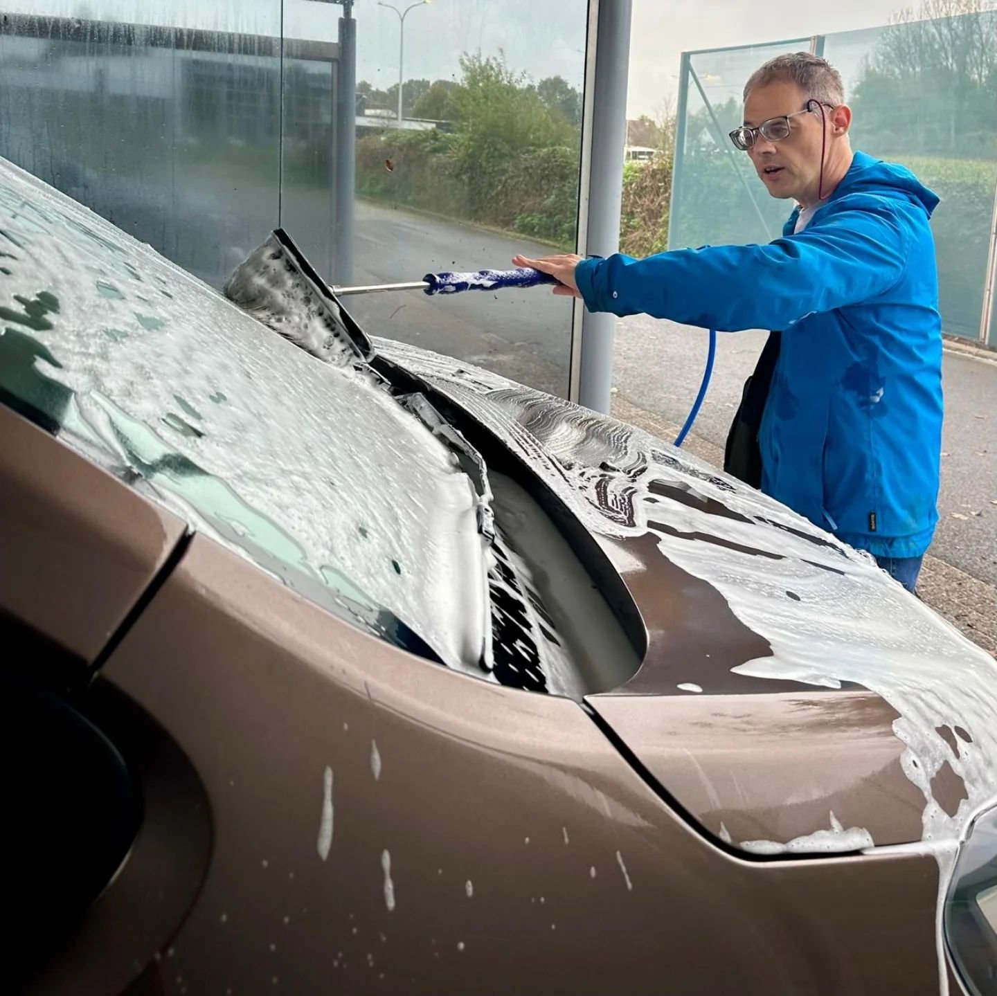 Carwash Tim! 🫧 Voor het onderhoud van onze busjes: 1 adres! (Met liefde en plezier gepoetst) ✨