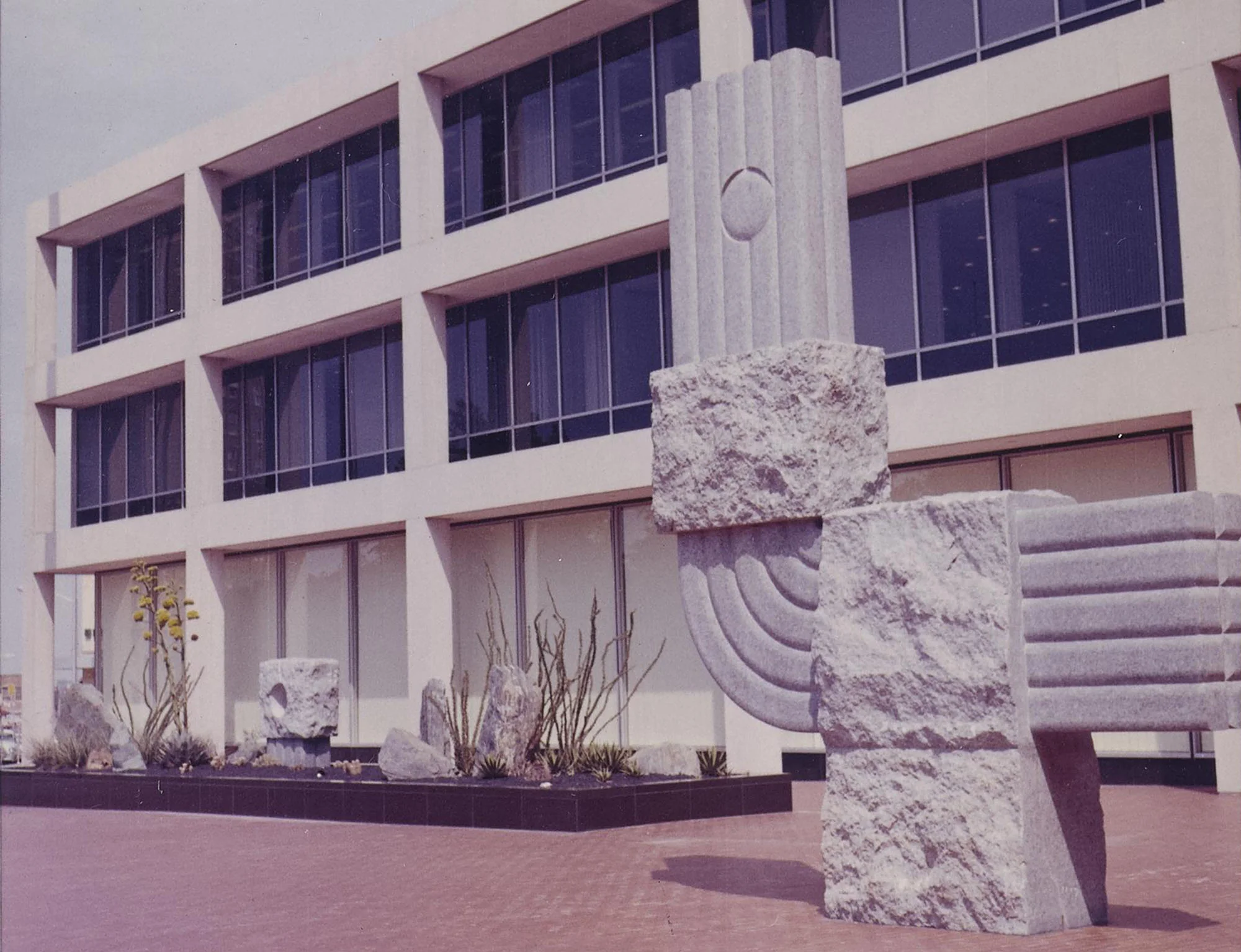 retro_gallery_plaza.jpg