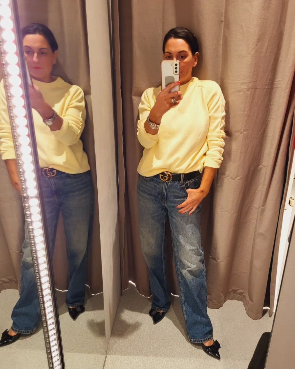 Also, I couldn't resist this gorgeous yellow round neck jumper from @zara yesterday. Giving me spring vibes! A key colour for the next season 🌼🌻
My &quot;dad&quot; jeans are also from @zara
 Got them a few weeks ago!
#zarafashion #londonstylist #ca