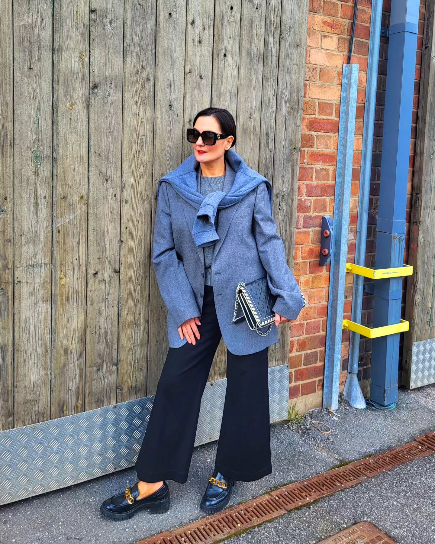 Everything is old.. except me!! 🤣 This Blazer, originally from  C&amp;A, that I found in a vintage shop, the quality is insane. I've worn it over fancy dresses, with jeans &amp; today was more of a preppy look with 3/4 length trousers &amp; loafers!