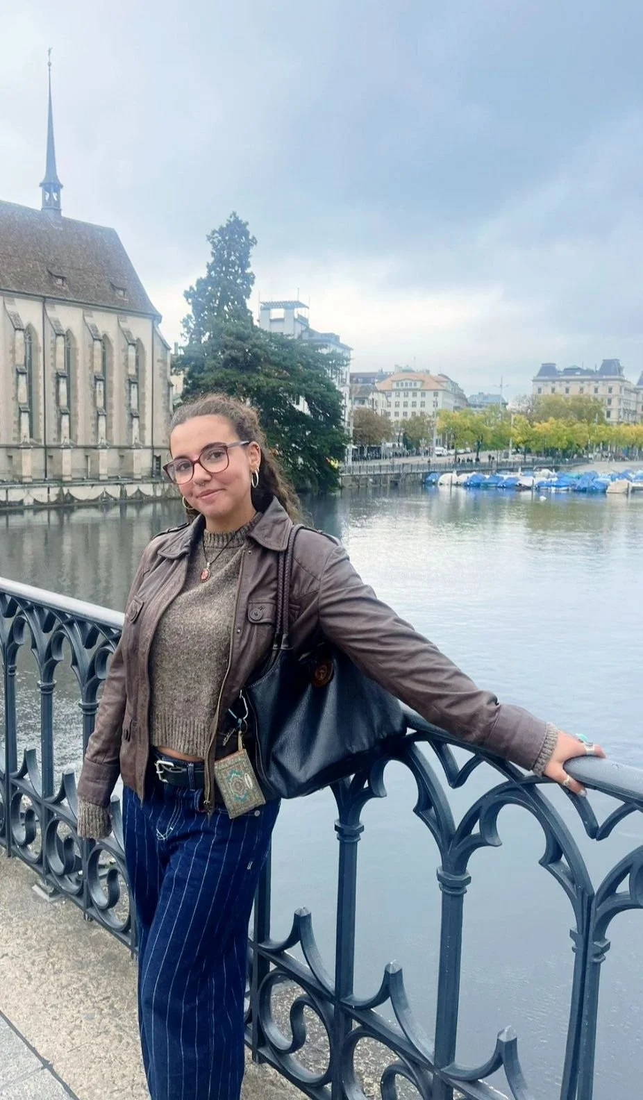 Happy 22nd birthday beans. We 🩷 you to the moon and back. You're an amazing daughter &amp; sister and we couldn't be more prouder of you. Love you sooo much 🩷🎁🍾🩷Xxxxx