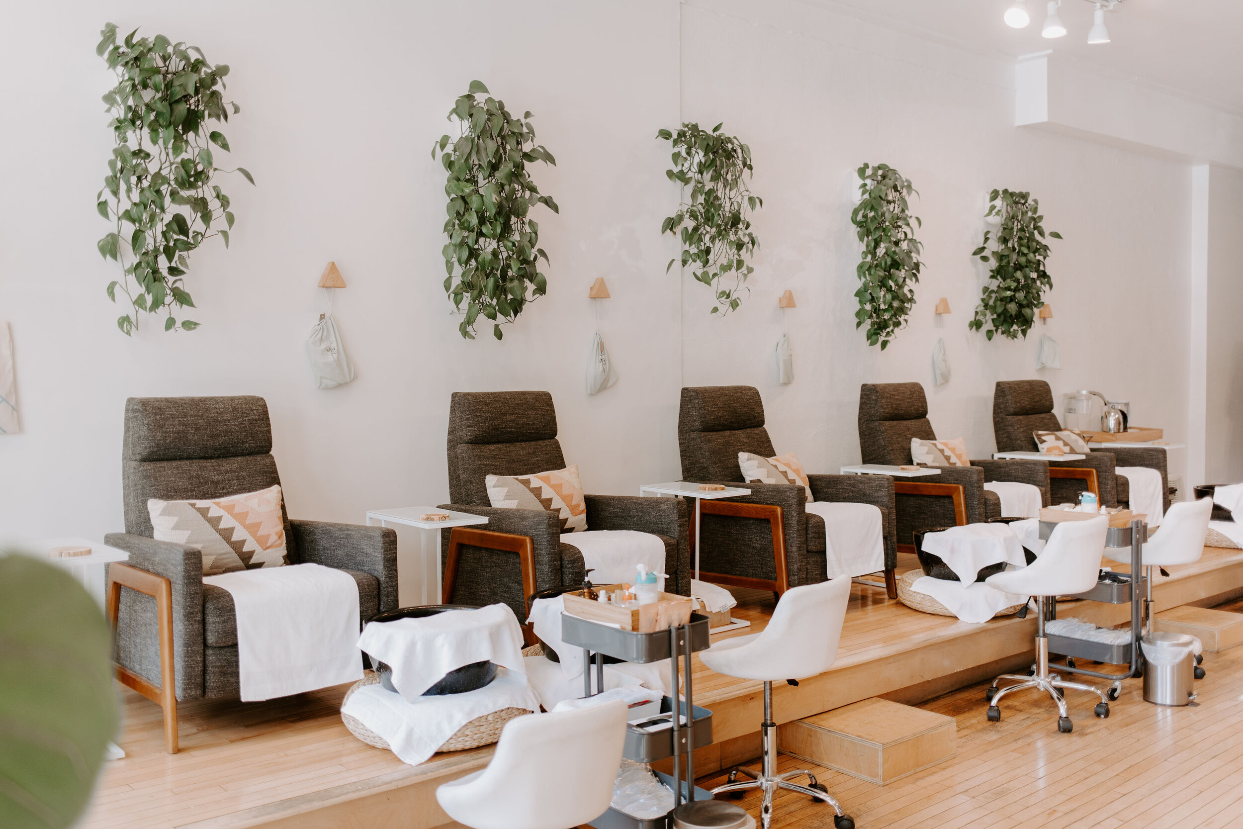 Nails Salons Near Me : How to Find Nail Salons Near Your Location Easily