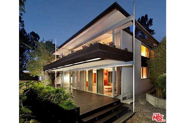 The Kambara Residence by Richard Neutra - 2232 Silver Lake Blvd, Los Angeles, CA 90039