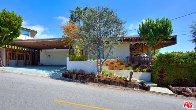 1300 N. Tigertail Rd, Los Angeles CA 90049