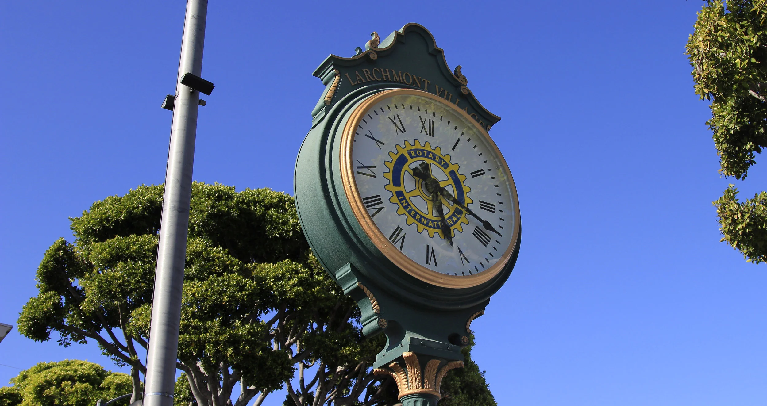 Clock in Larchmont Village