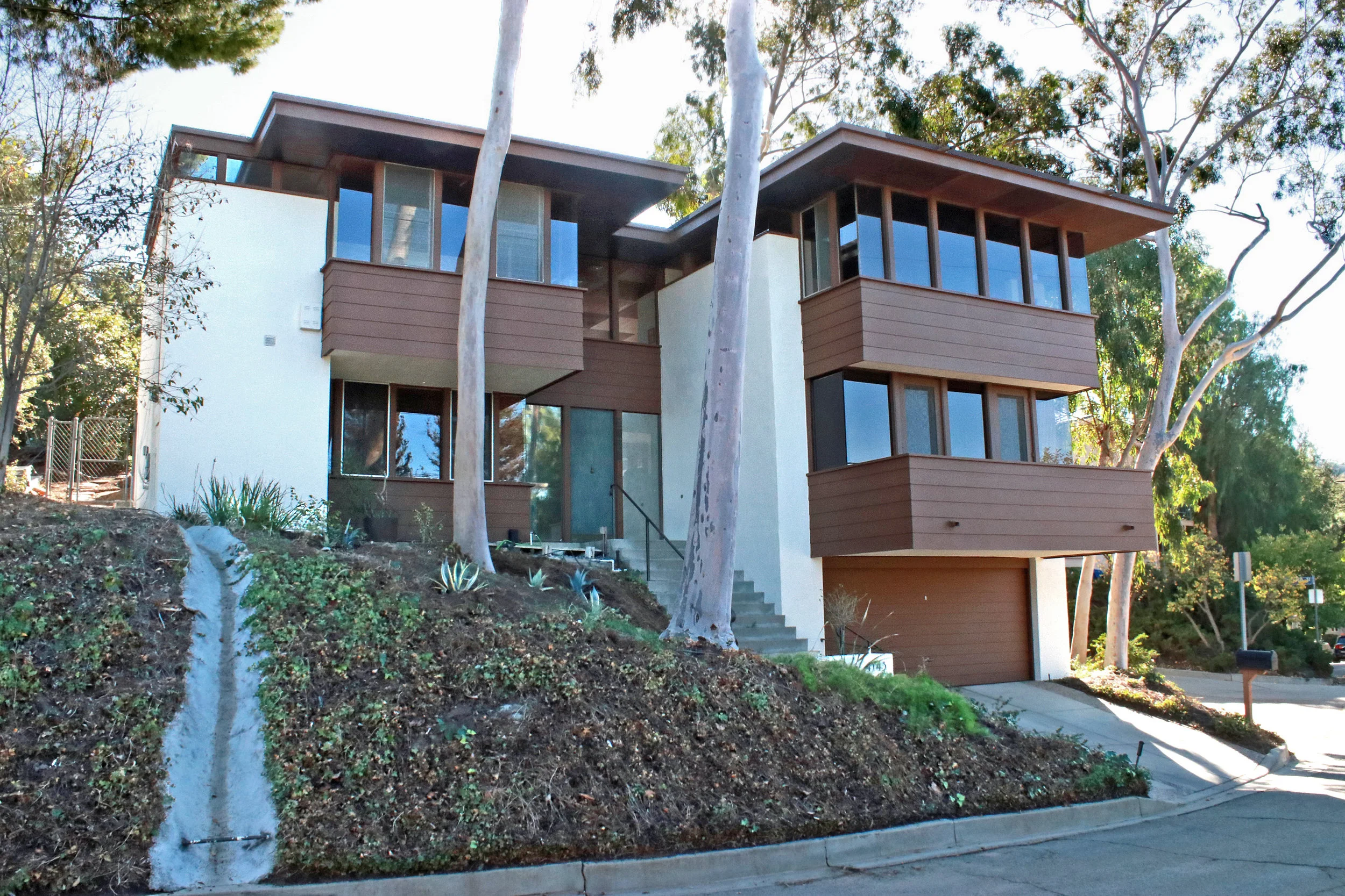 woodland-hills-angeleno-living