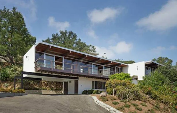 The Linn House by Richard Neutra - 1961. 7820 Mulholland Drive, Los Angeles, CA 90046