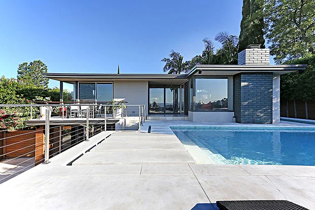 3851 Beverly Ridge Dr, Sherman Oaks, CA 91423