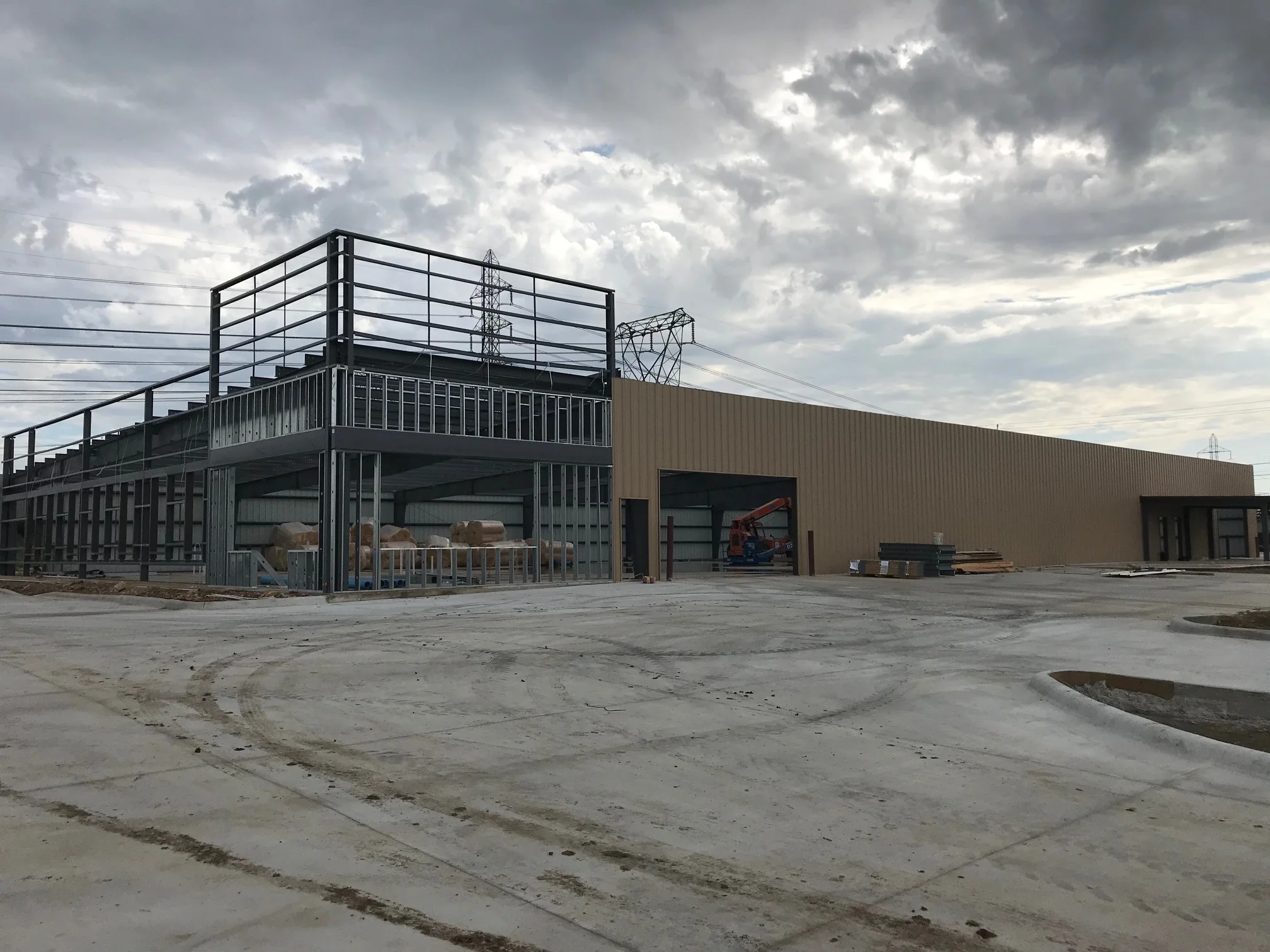 Erecting a Caliber Collision in San Antonio, TX for EBCO General Contractor, Ltd.