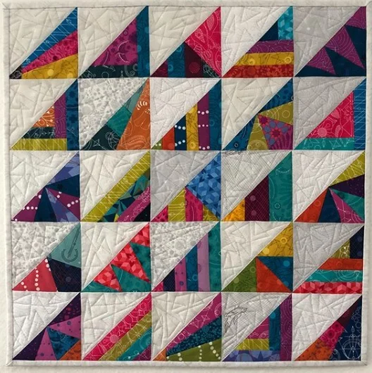 20+ Quilt Ideas Using (half square) Scrappy Triangles Leila Gardunia
