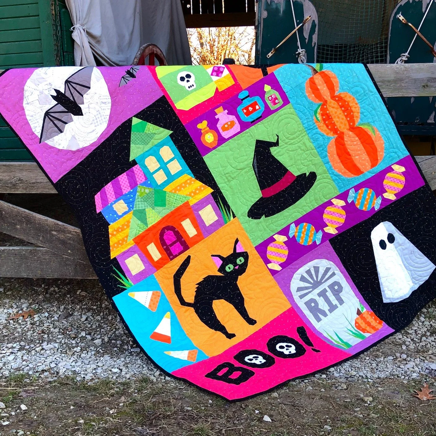 The temperature has dropped from the high 90s to the 70-80s and I could not be happier. Fall (or almost fall) in St Louis is the best! 

AND it's time to take out my Frightful Fun quilt!!! The sew along is winding up, but it isn't too late to get the