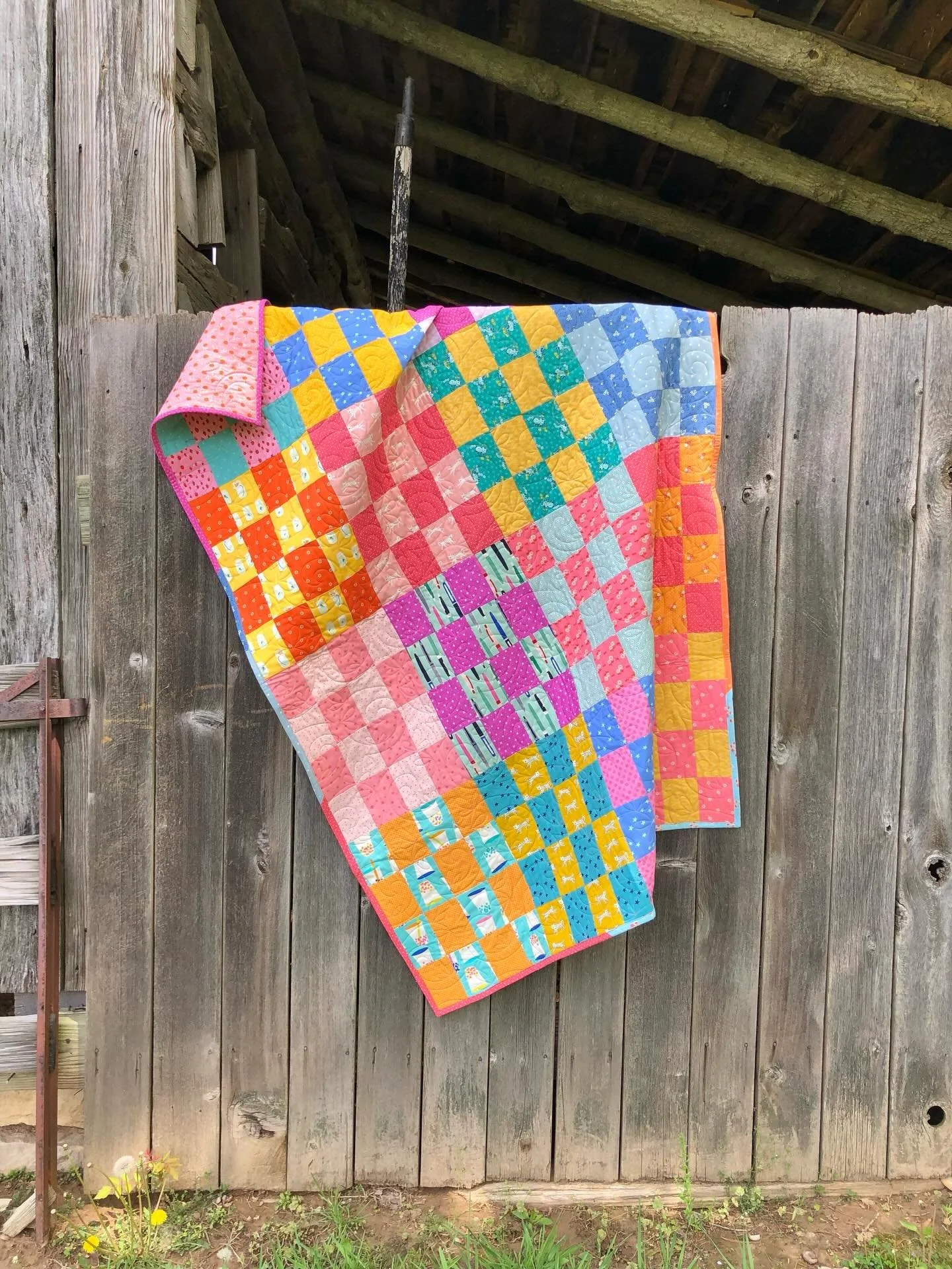 I&rsquo;m pulling the spring themed quilts out! This Stretched 16-Patch is currently living on our new couch and protecting it from the dog. Form and function! ;)

Free pattern on my website. Quilted by @tracecreekquilting 

#scrapquilts #scrappymake
