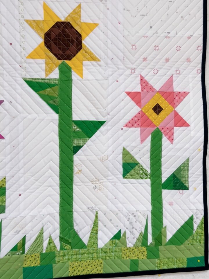 I&rsquo;m so excited to be part of an art installation at H+H Americas. The theme was let your creativity grow and I used my foundation paper-pieced Scrappy Stars and Triangles to make my own mini garden. Swipe to see the whole thing. 

Check out mor