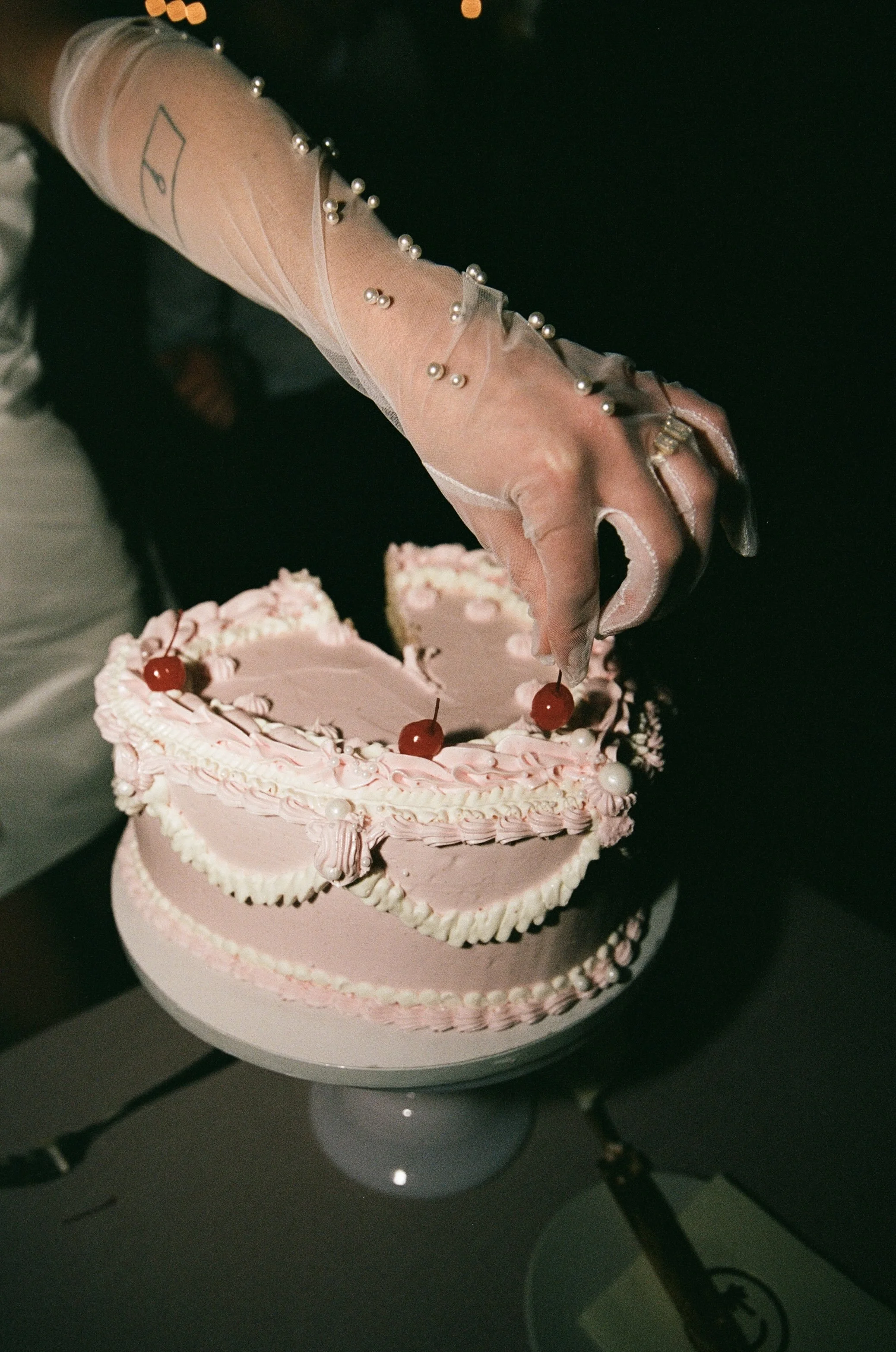 Cake cutting at Southern California wedding with Supermoon DJs.
