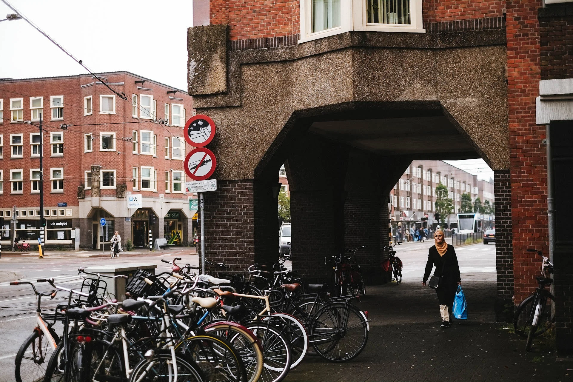 2017 JUNE Amsterdam Dragos Mercatorbuurt le-23.jpg