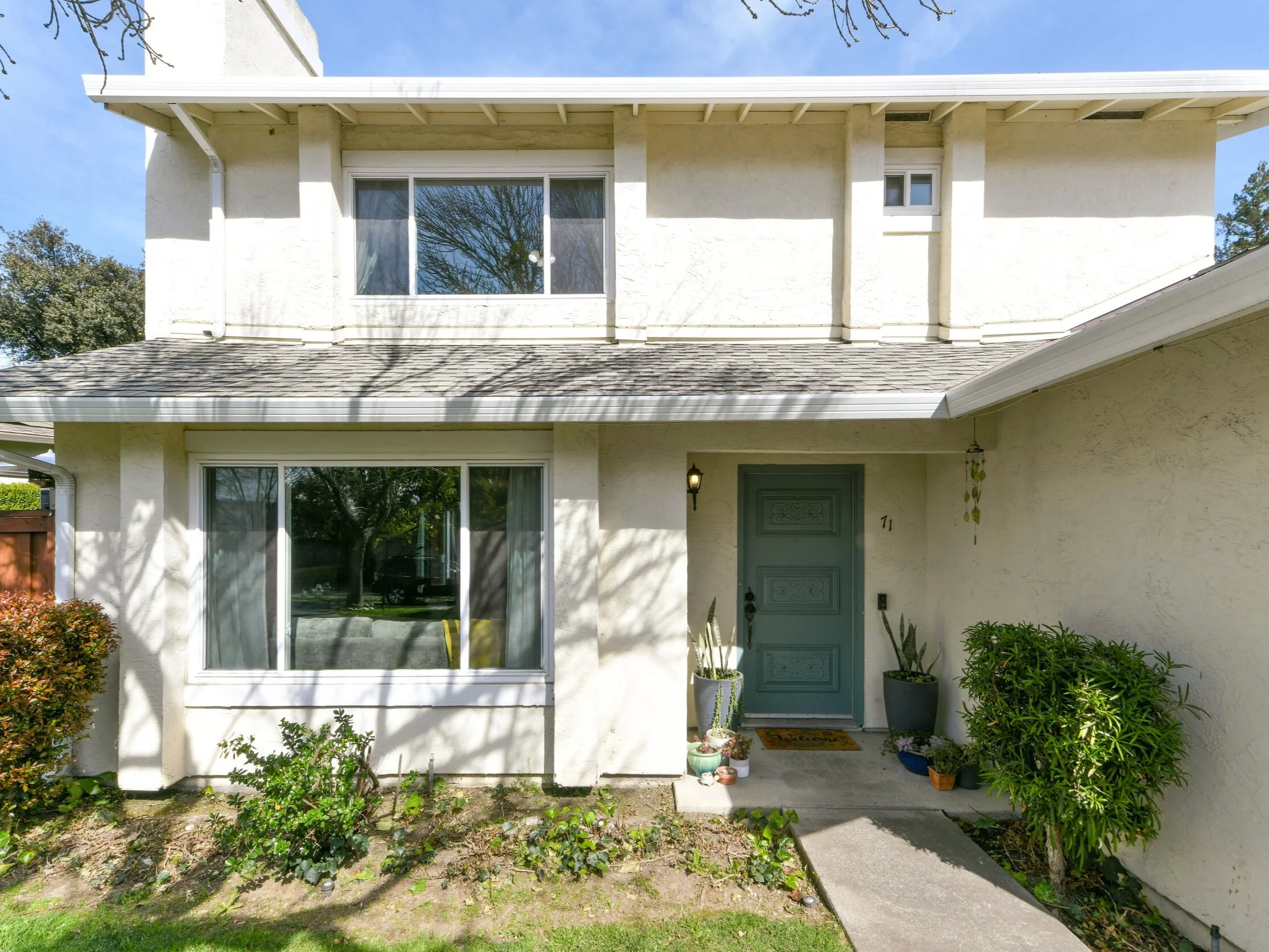 71 Fountainhead Ct, MartinezSold for $675,000Represented Sellers