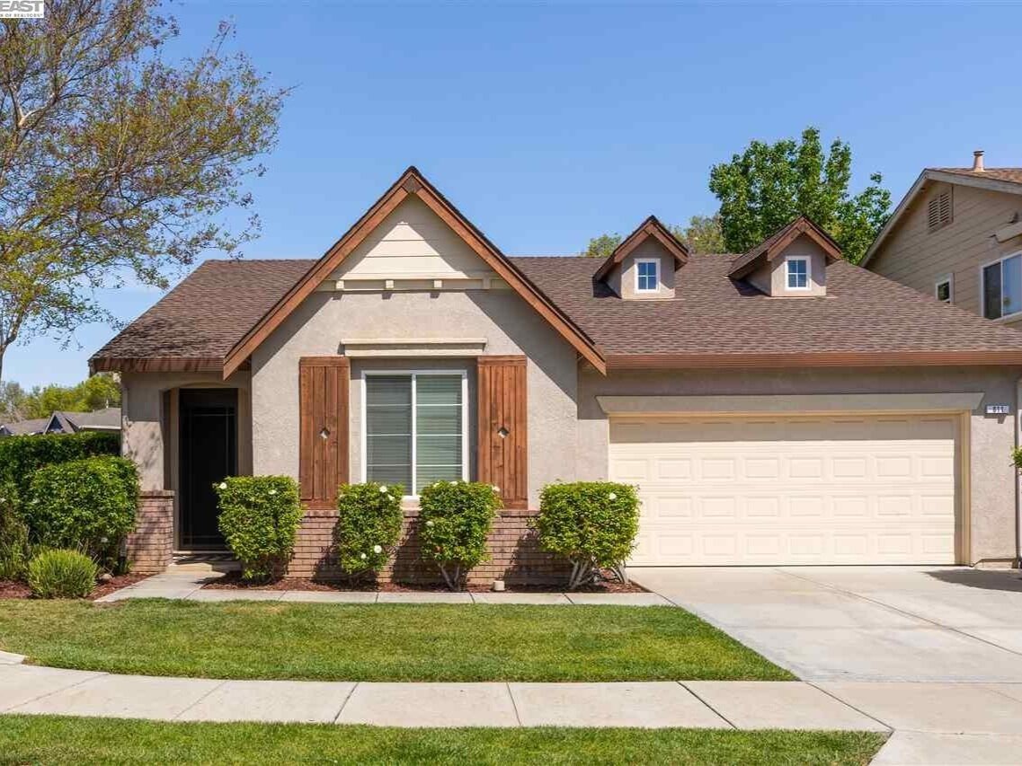 611 Ash Ct, BrentwoodSold for $612,000Represented Sellers