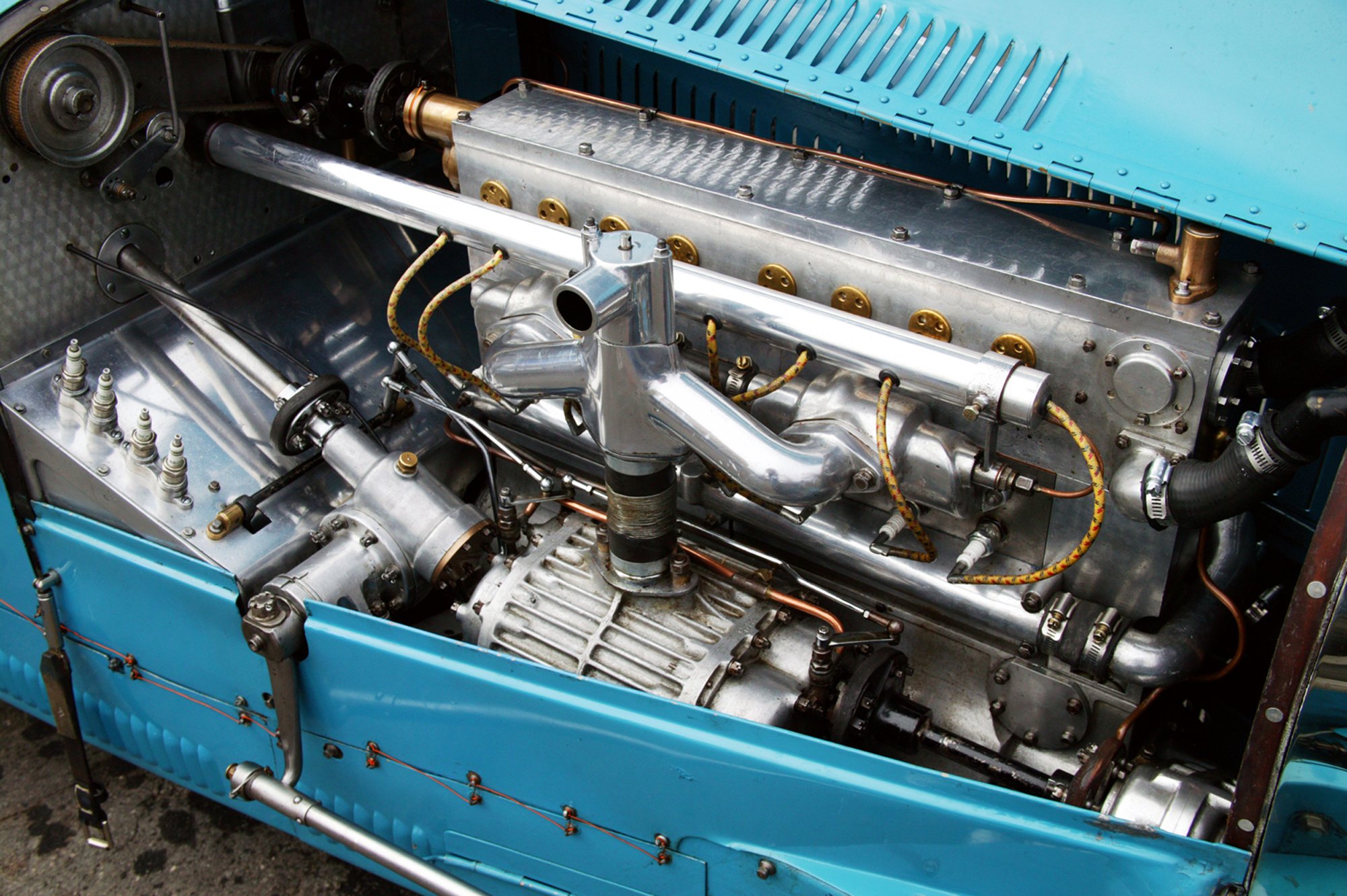 Bugatti Engine.jpg