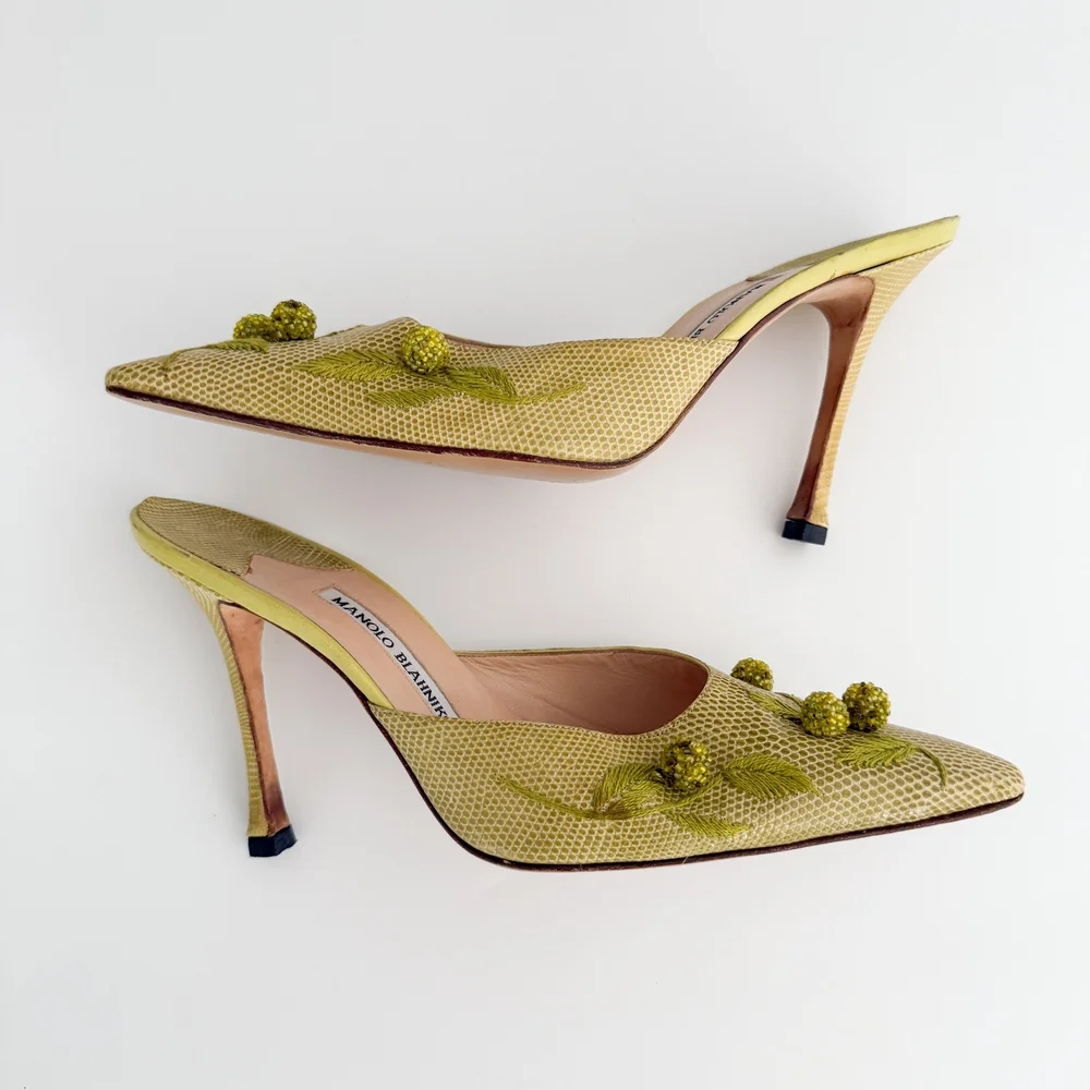 【美品】MANOLO BLAHNIK ハンギシビジュー36 1/2 MANOLO BLAHNIK マノロブラニク パンプス HANGISI OPAL SATIN