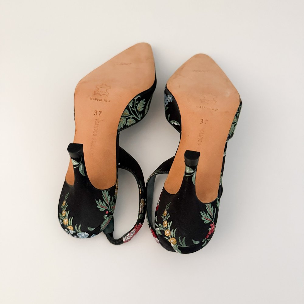 Manolo Blahnik Floral Slingback Mule Heels (US 7 / IT 37) — sororité.