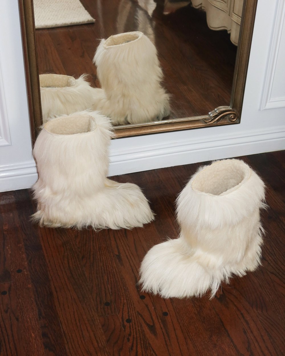Vintage Italian Shaggy Goat Hair Boots (US 10.5 / IT 41  display picture 3