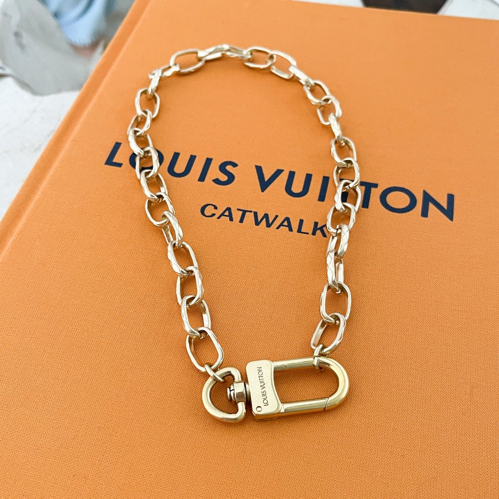 Louis Vuitton Engraved Keyring Reworked Necklace — sororité.