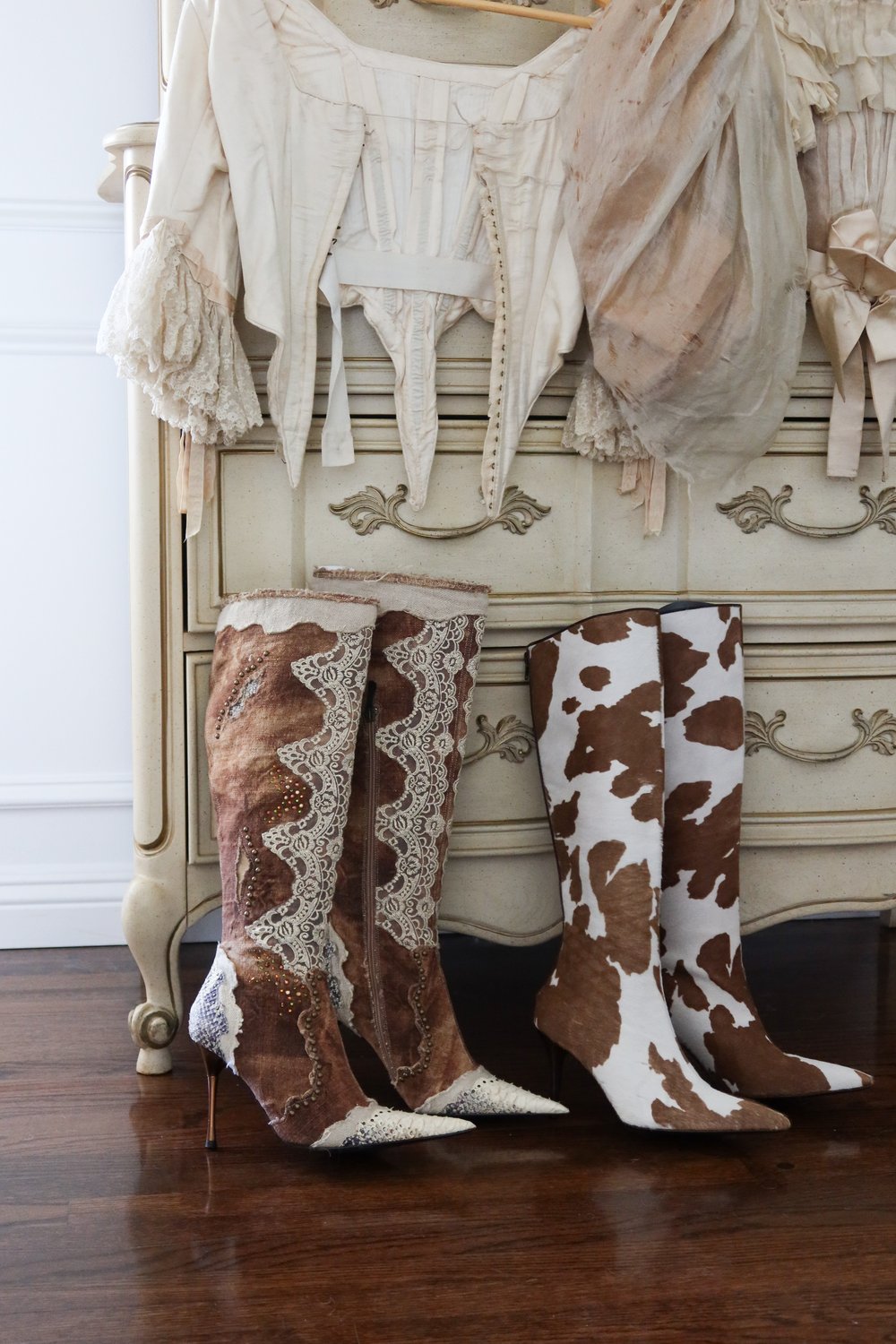 Manolo Blahnik Italian Cowhide Pony Hair Boot Heels (US 6.5 Manolo Blahnik Italian Cowhide Pony Hair Boot Heels (US 6.5